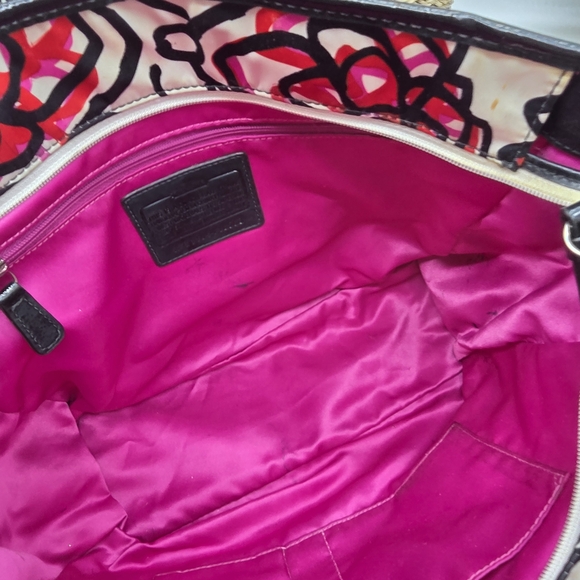 Coach Poppy Graffiti Daisy Kyra Black Red Tote Purse Wallet Wristlet Bag 7 Peice - Picture 14 of 16